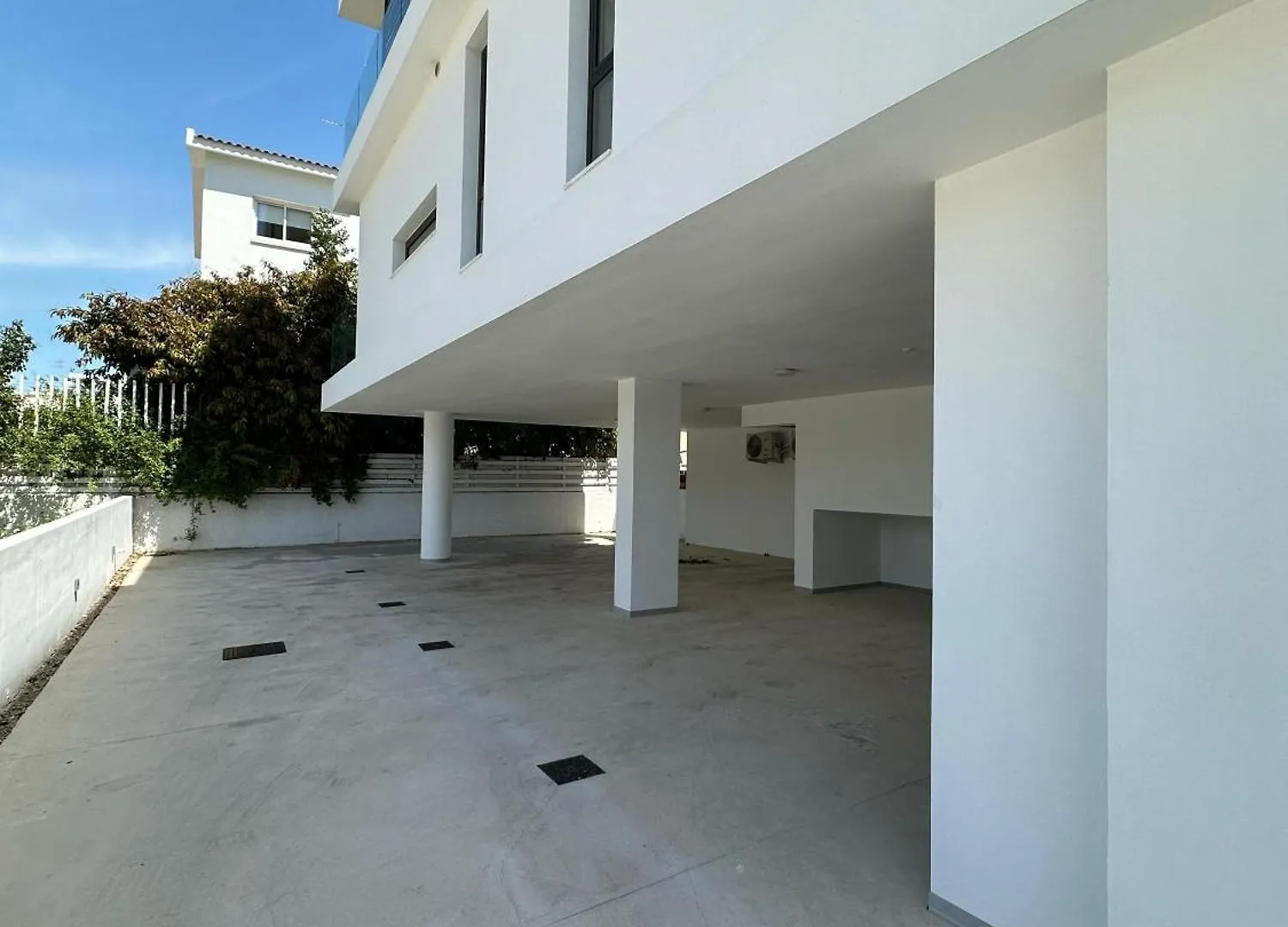 Solara - Stylish Balcony Apartments In Larnaca