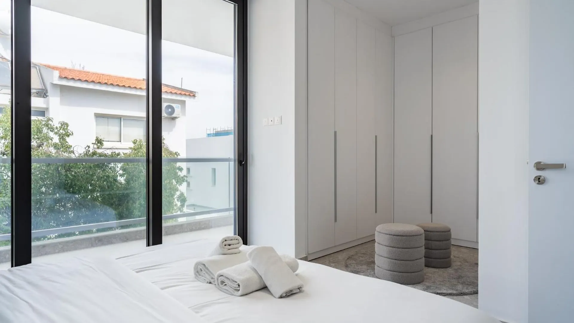 Solara - Stylish Balcony Apartments In Larnaca