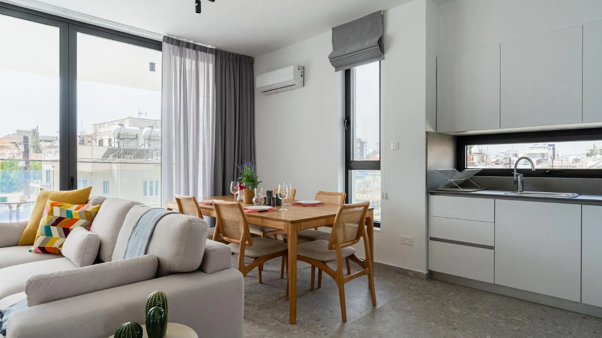 Solara - Stylish Balcony Apartments In Larnaca