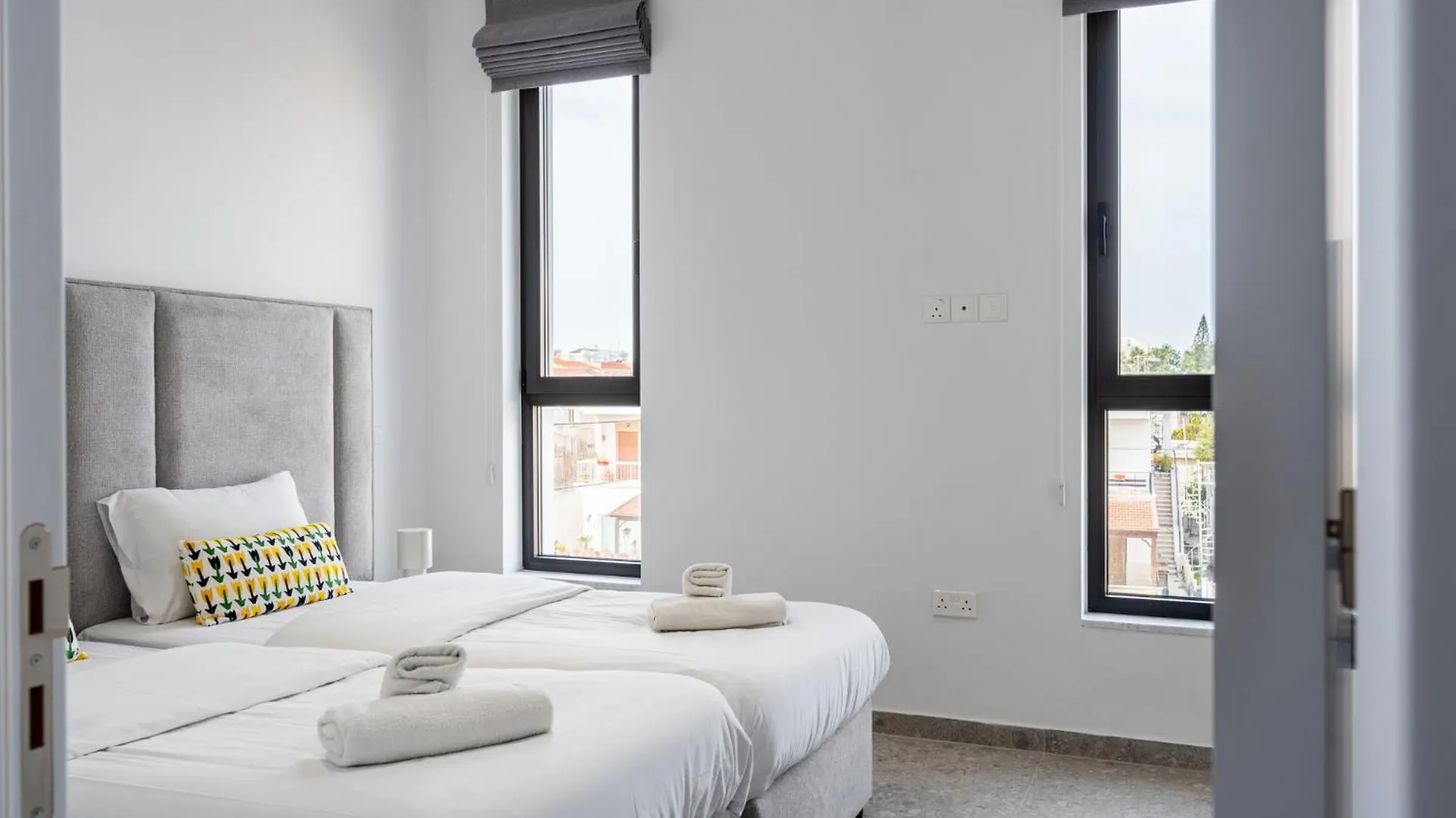 Solara - Stylish Balcony Apartments In Larnaca