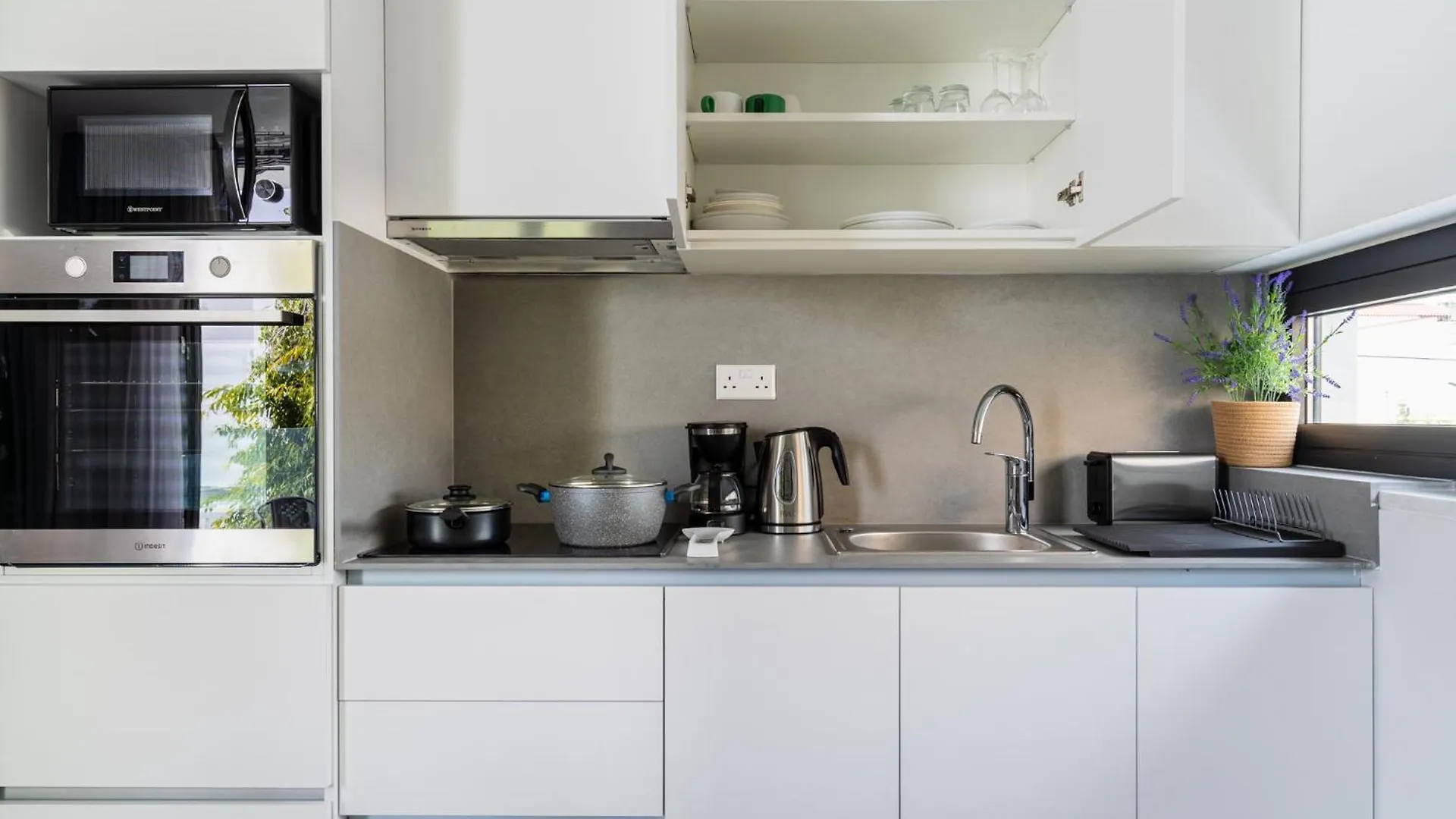 Solara - Stylish Balcony Apartments In Larnaca