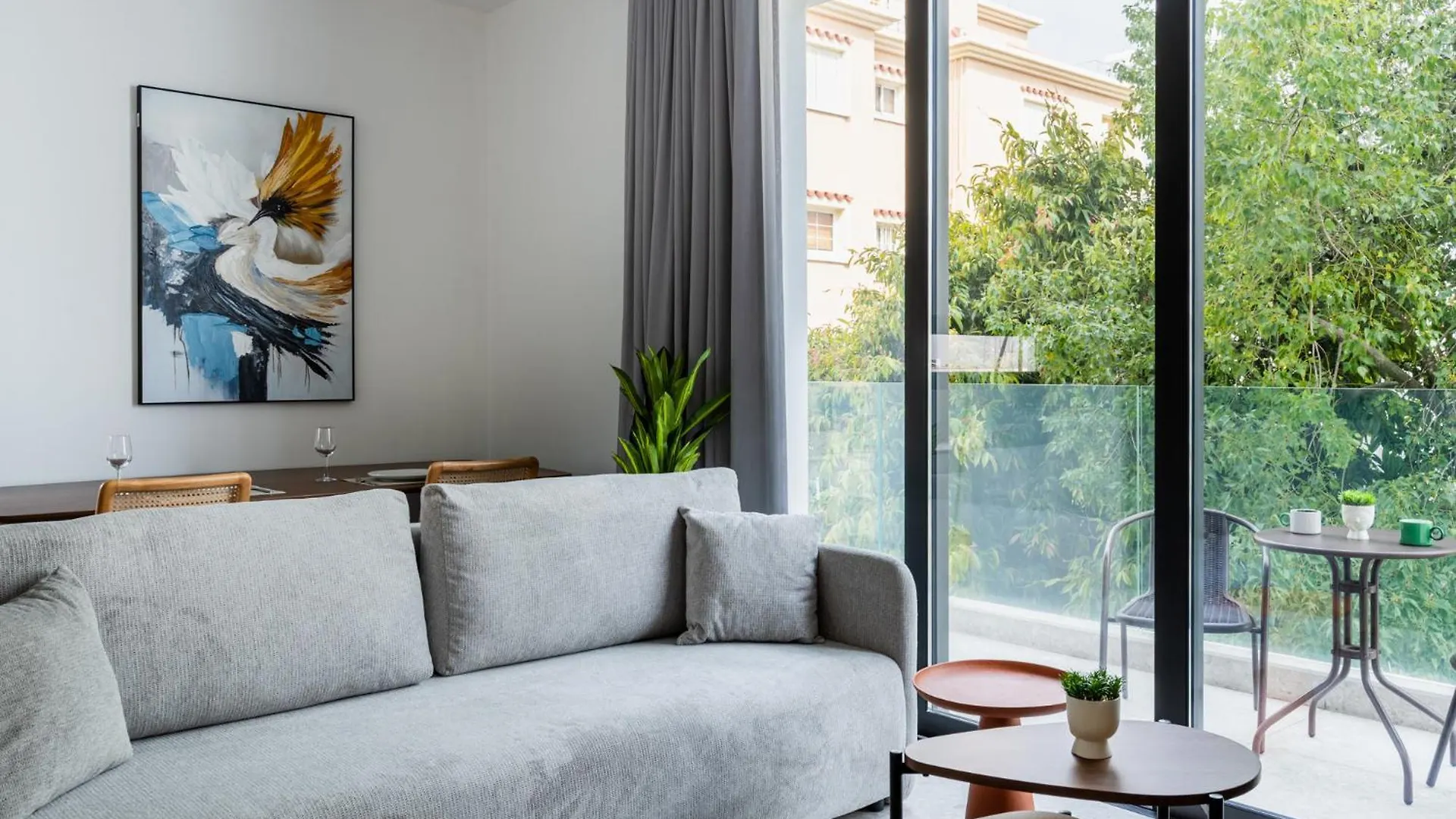 Solara - Stylish Balcony Apartments In Larnaca