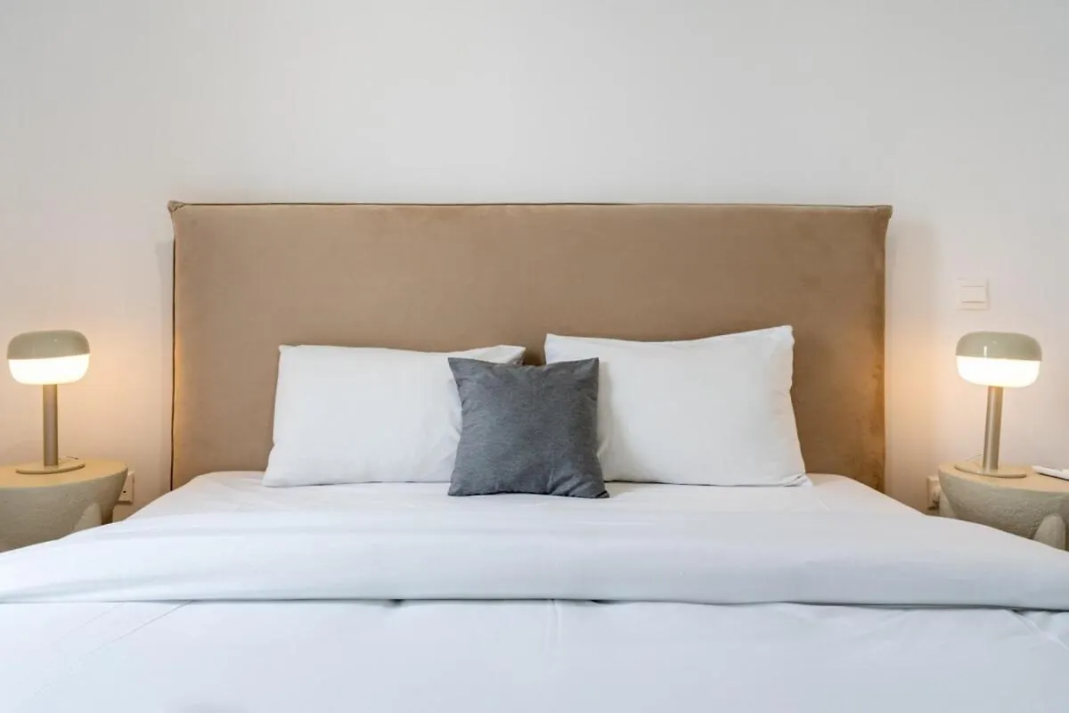 Solara - Stylish Balcony Apartments In Larnaca
