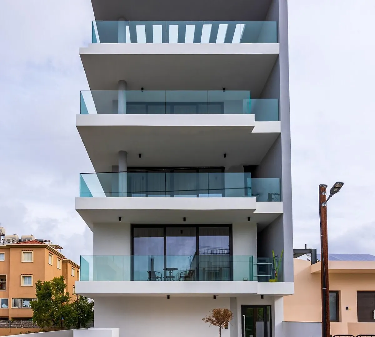 Solara - Stylish Balcony Apartments In Larnaca