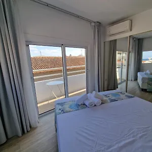 Kitieos Apts 100m From Finikoudes Apartment